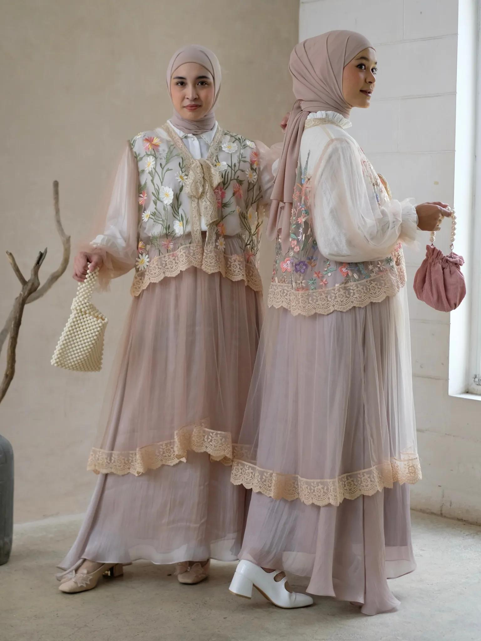 Image of FESTIVE GLOW